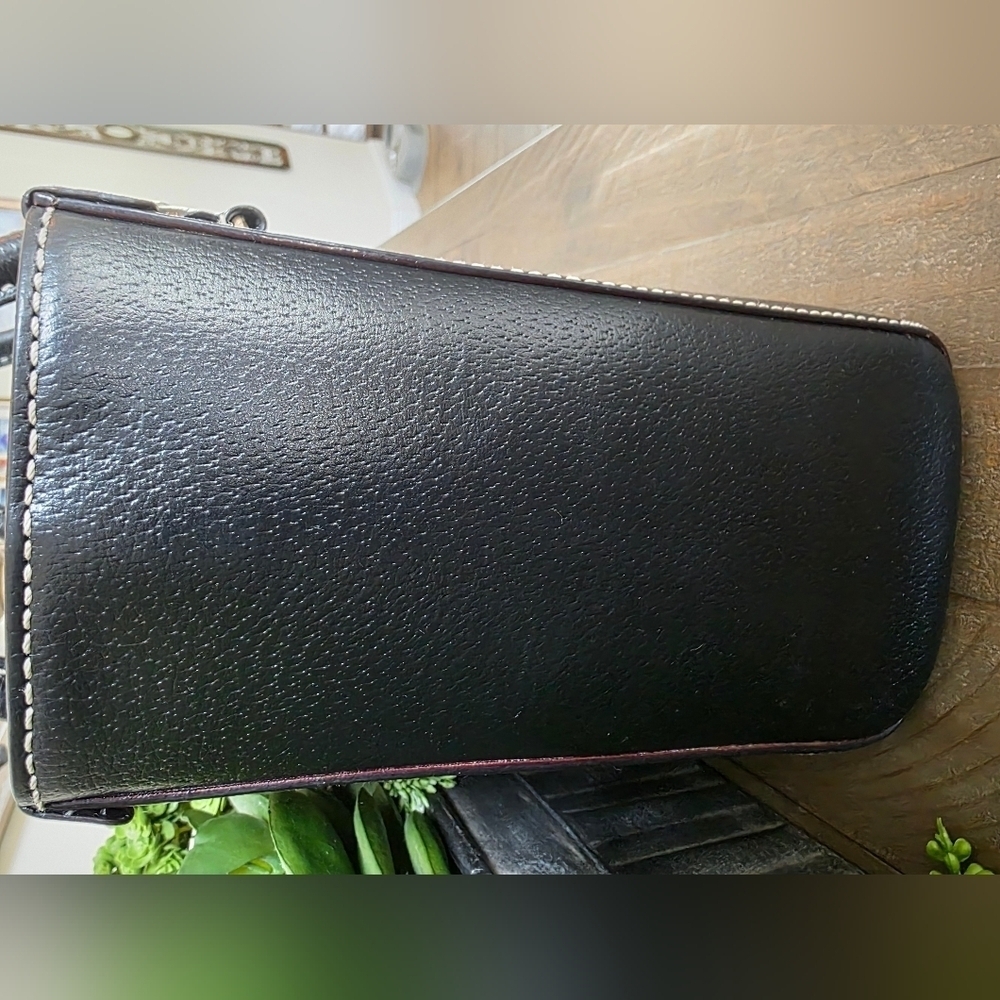Kate Spade Smooth Black Leather Tote With Small Zip Around  Bi Fold Wallet - Picture 8 of 16